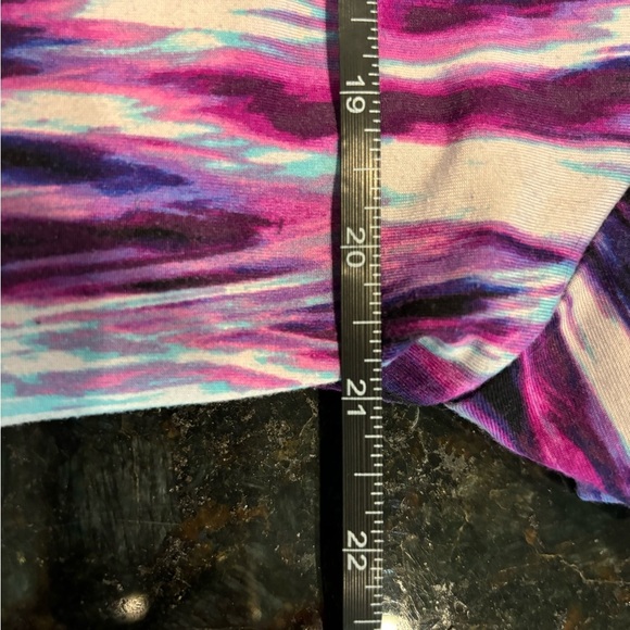 Abstract Geometric Design Blouse - Picture 6 of 7